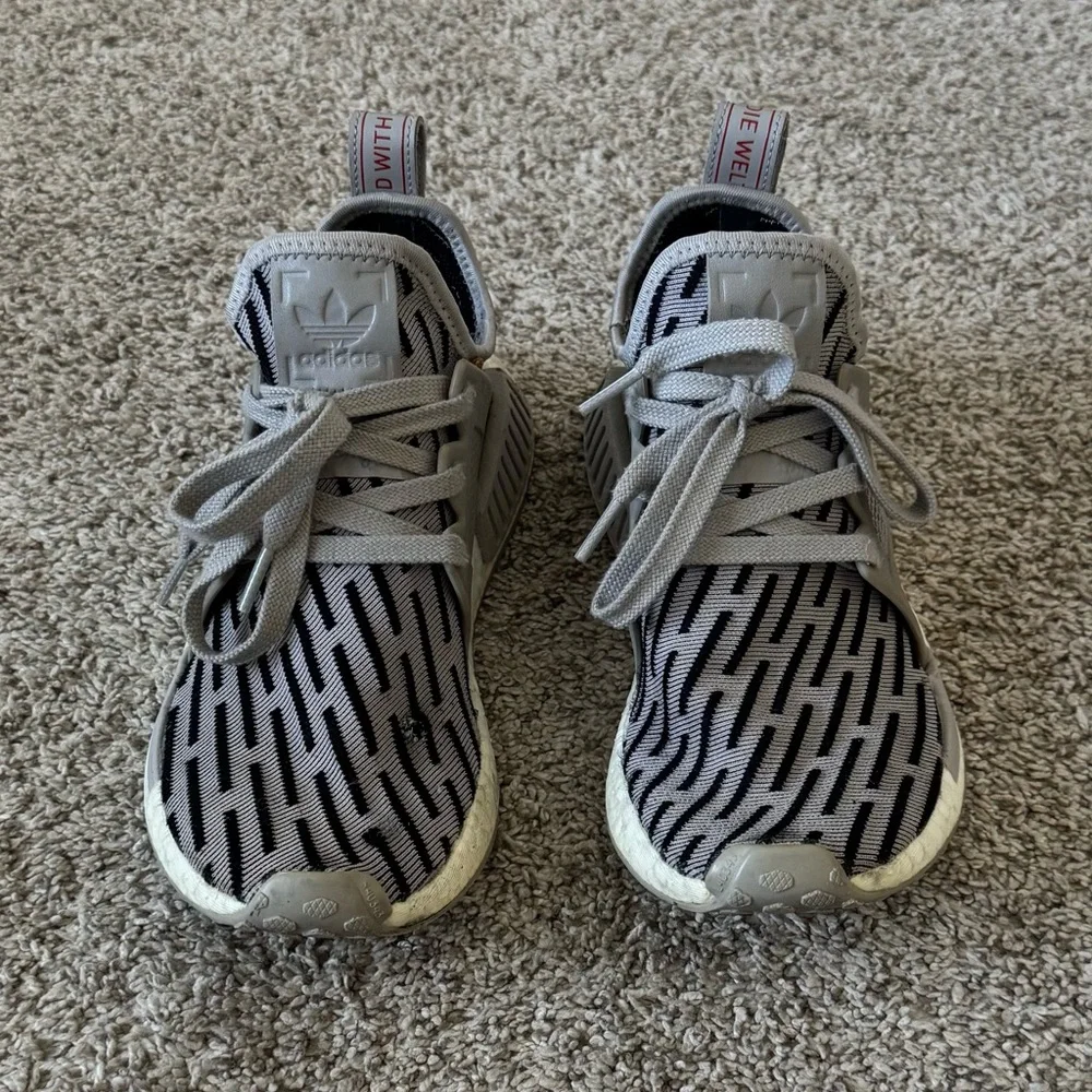 Adidas NMD R1 - Picture 2 of 9